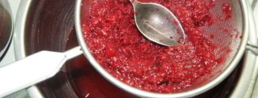 клюковка — клюквенная наливка. Шаг 4