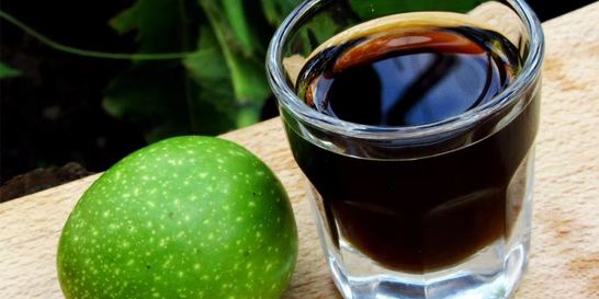 Настойка грецкого ореха на спирту