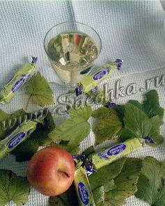 Настойка на листьях смородины Осенний поцелуй