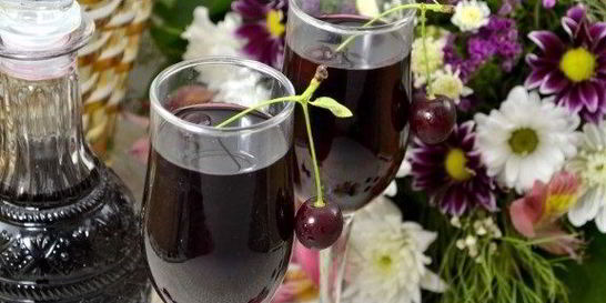 Настойка вишневая на водке