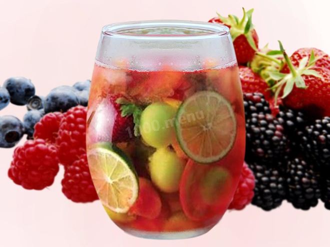 Рецепт коктейля игристая сангрия с ликером куантро