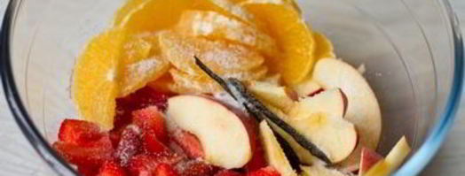 розовая сангрия с клубникой и ванилью. Шаг 3