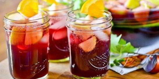 Сангрия с корицей и фруктами