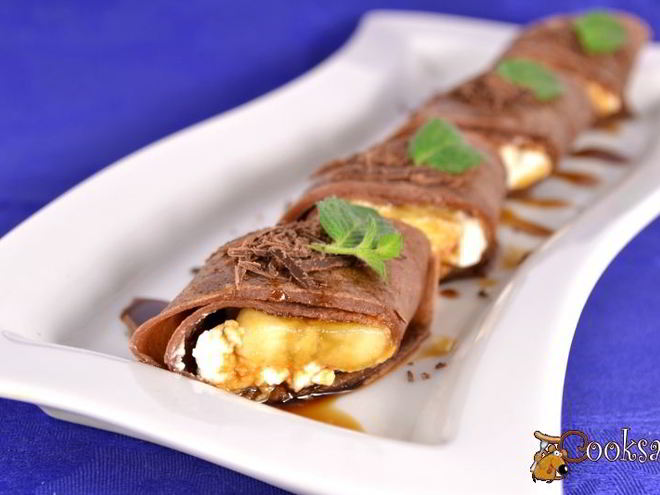 Рецепт шоколадных блинчиков с творогом, бананом и кофейным сиропом