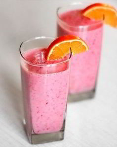 Фруктовый смузи в блендере