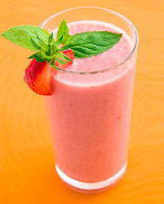 Клубнично-апельсиновый смузи