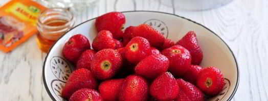 клубничный смузи с молоком. Шаг 4