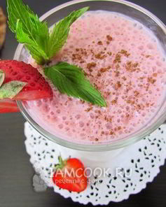 Клубничный смузи с овсяными хлопьями