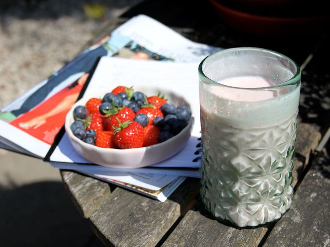 Рецепт смузей из клубники и банана