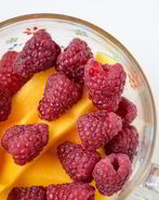 Смузи из манго и ягод