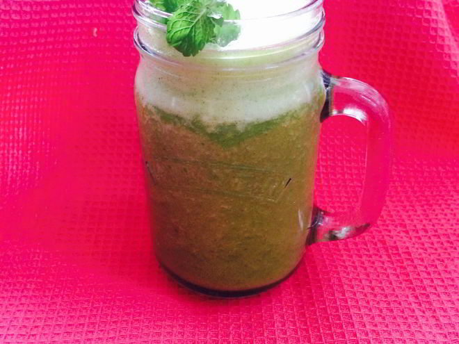 Рецепт смузей с дыней, манго, щавелем и базиликом