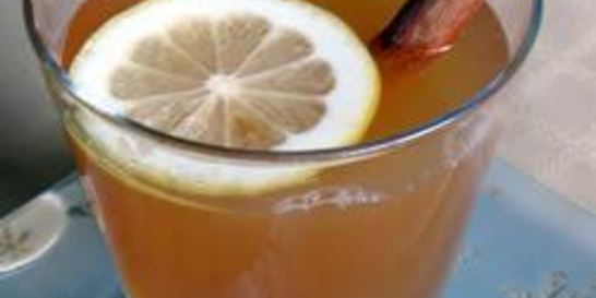 Горячий яблочный сок со специями