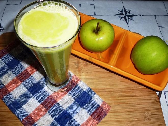 Рецепт свежевыжатого сока из сельдерея и яблок