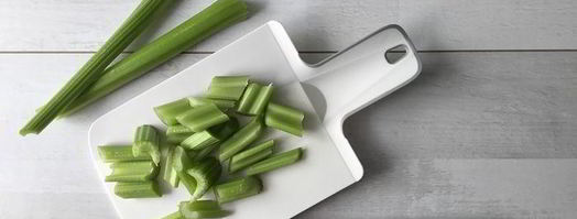 томатный сок с зеленой гречкой, сельдереем и сметаной. Шаг 3