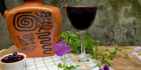 Вино из забродившего варенья