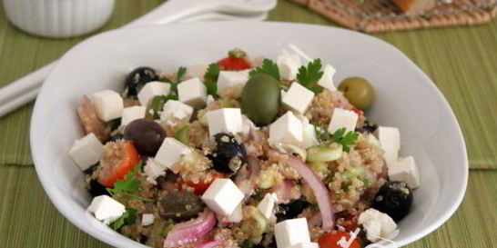 Греческий салат Хориатики с киноа