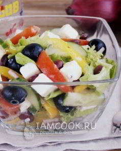 Греческий салат с фасолью