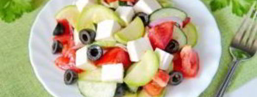 греческий салат с цуккини и помидорами. Шаг 10