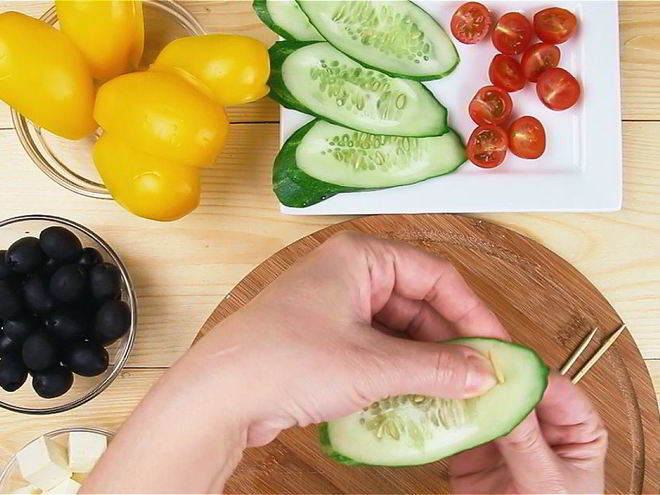 Рецепт греческого салата в лодочке из перца