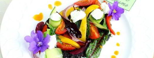 греческий салат в новом стиле с молодой зеленью. Шаг 5