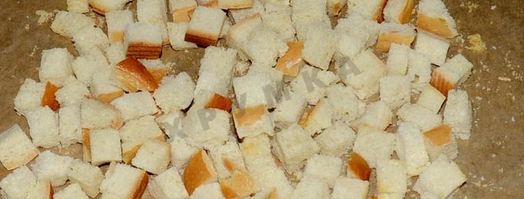 классический греческий салат с сухариками и курицей. Шаг 3