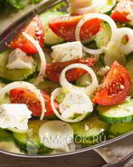 Простой греческий салат по-гречески