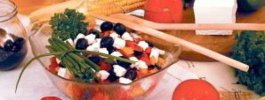 салат греческий с брынзой. Шаг 9