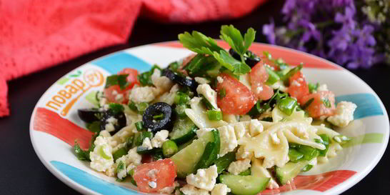 Салат с брынзой по-гречески