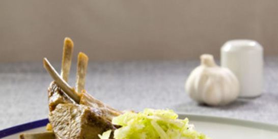 Капуста с чесноком и перцем