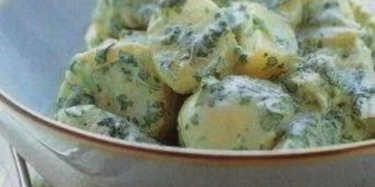 Картофельный салат с манго и курицей