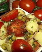 Картофельный салат с помидорами и укропом