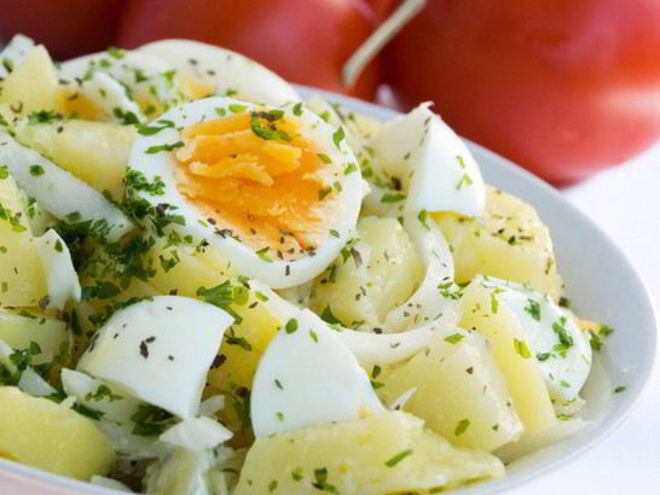 Рецепт картофельного салата с пряными травами