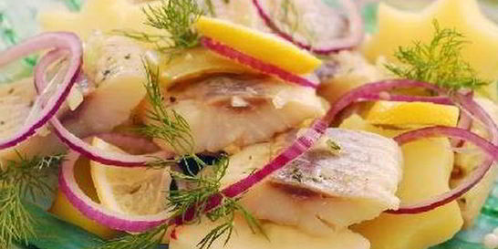 Картофельный салат с сельдью