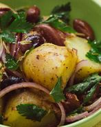 Салат из картофеля с маслинами