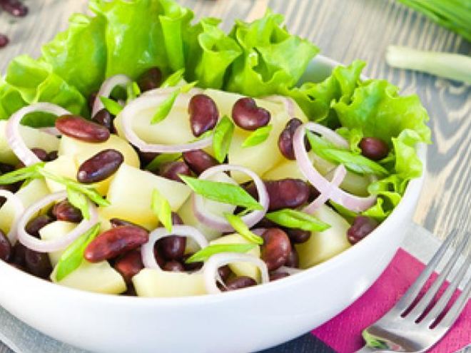 Рецепт салата с картофелем, фасолью и луком