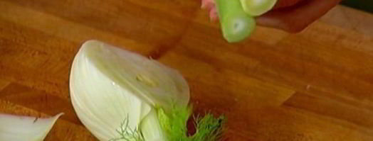 салат с картофелем, фенхелем и копченой семгой. Шаг 7