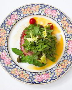 Теплый салат с картофелем и осьминогом