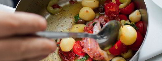 теплый салат с картофелем и осьминогом. Шаг 7