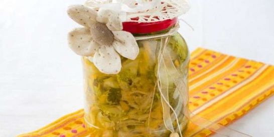 Консервированный салат из огурцов