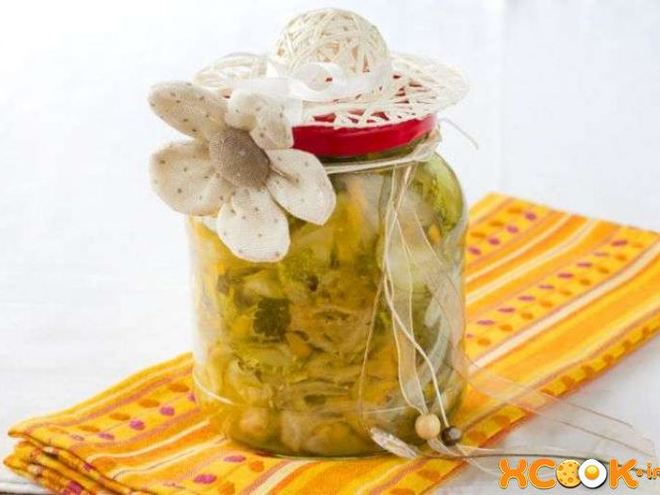 Рецепт консервированного салата из огурцов
