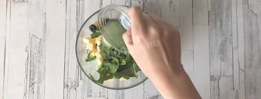 огуречный салат с рукколой и сыром. Шаг 7