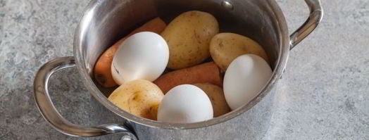 оливье с раковыми шейками. Шаг 4