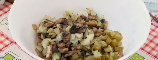 оливье с шампиньонами. Шаг 8