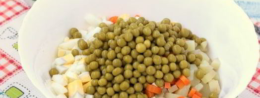 оливье с шампиньонами. Шаг 10