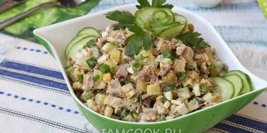 Салат Оливье с говядиной и свежими огурцами