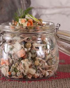 Салат Оливье с говядиной