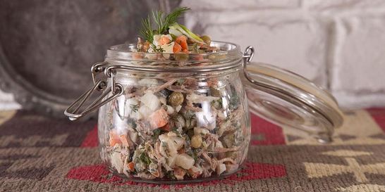 Салат Оливье с говядиной