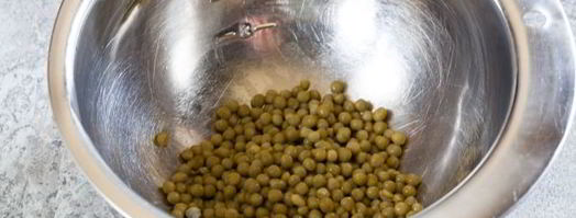 салат оливье с колбасой и свежим огурцом. Шаг 6