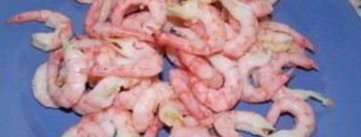 салат оливье с копченой курицей и креветками. Шаг 3