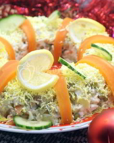 Салат с курицей Праздничное оливье